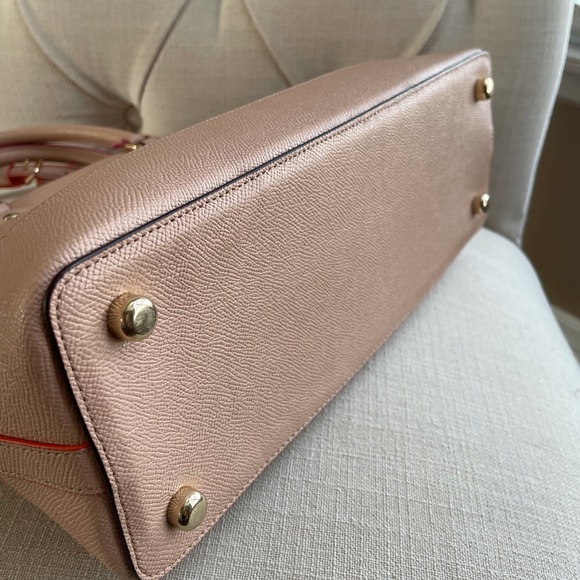 Classy COACH Crossbody Satchel Bag - Picture 12 of 16